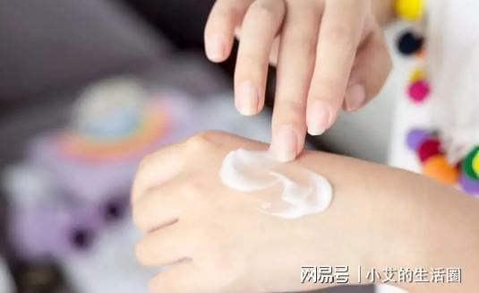 成人手部护理操作视频,跟随视频轻松掌握专业手法-第1张图片-日韩亚洲国产影院