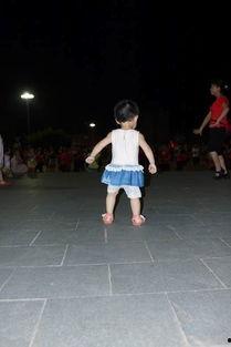 跳舞的成人男孩教学视频,男孩舞蹈基础教程解析-第1张图片-日韩亚洲国产影院