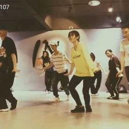 成人古典舞上课视频,一堂成人古典舞课程精彩回顾-第3张图片-日韩亚洲国产影院