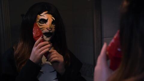 高级蕾丝成人面罩视频,探索高级蕾丝成人面罩的诱惑与魅力-第2张图片-日韩亚洲国产影院